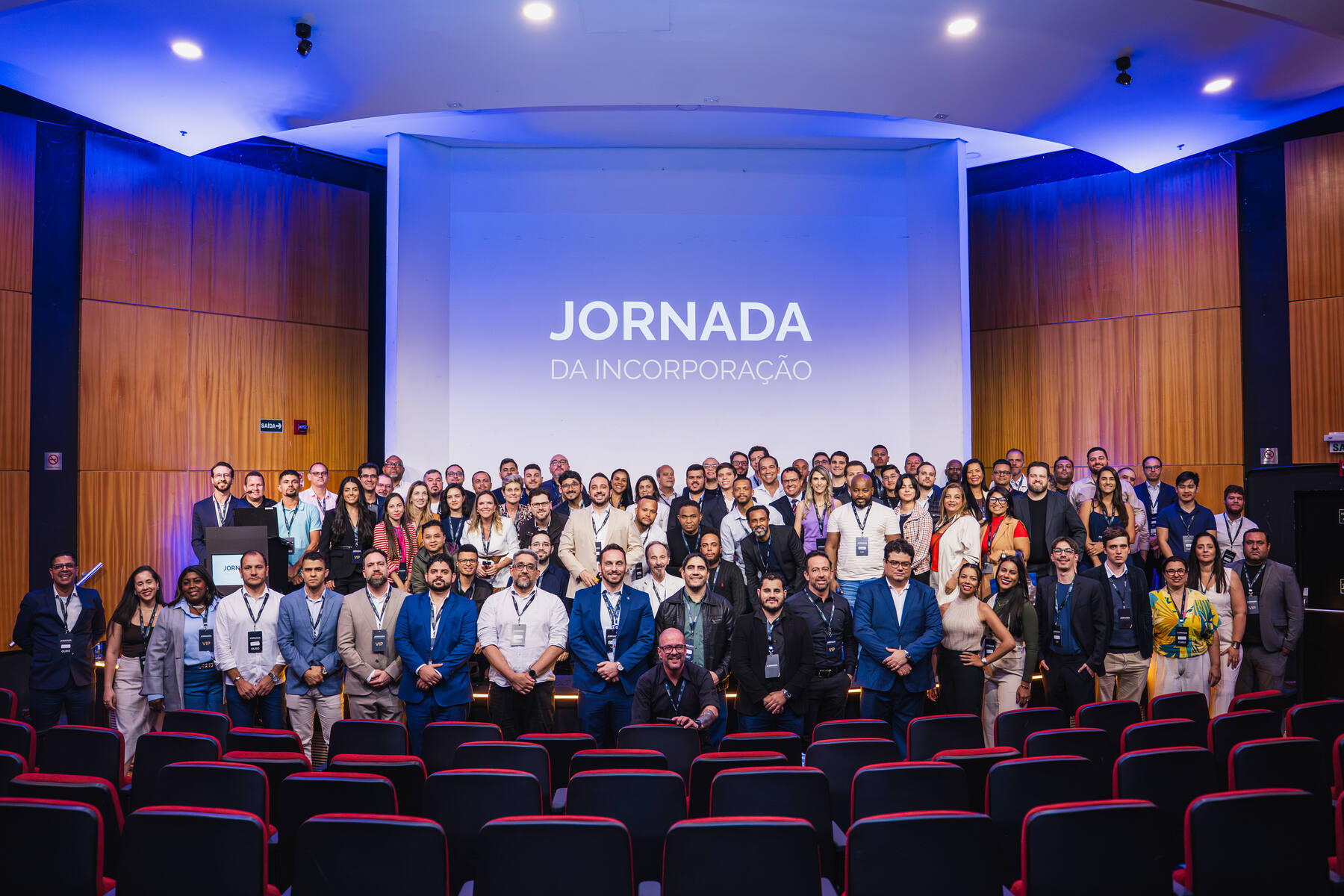 Foto oficial dos participantes da Jornada da Incorporação 2025 no auditório